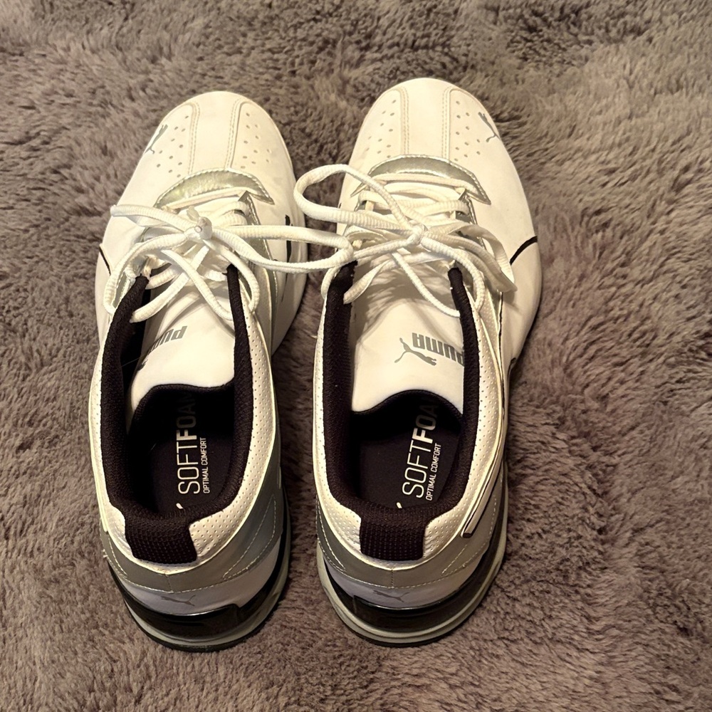 Puma Men's White and Gray Sneakers